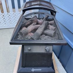 Outdoor fireplace
