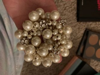Pearl and diamond bracelet