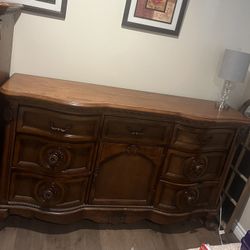 Dresser And Nightstand Set