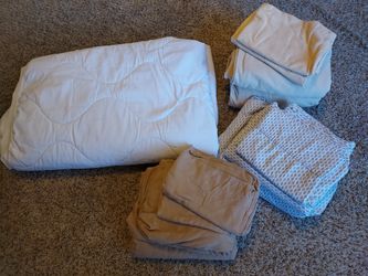 Full Bed Linen Lot (Protector + 3 sets)
