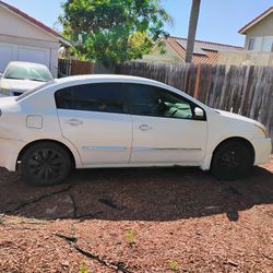 $2800 Obo 2010 Nissan Sentra Only 140,000 Miles