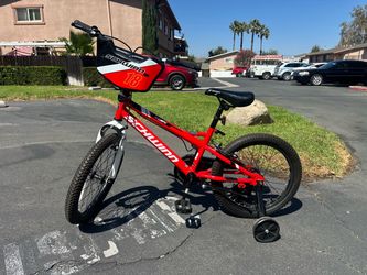 Schwinn Kids 18" Bike with Training Wheels