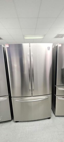 Samsung French Door Fridge – Stainless, Bottom Freezer, Clean