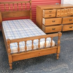 Amish 2pc Single Size Bed And Dresser Set Only.