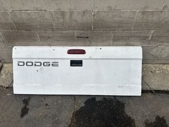 1987 through 1996 Dodge Dakota tailgate with working handle