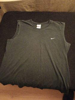 Nike sleeveless shirt