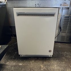 KITCHEN AID DISHWASHER - COLOR WHITE
