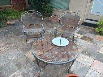 Comfortable iron patio set