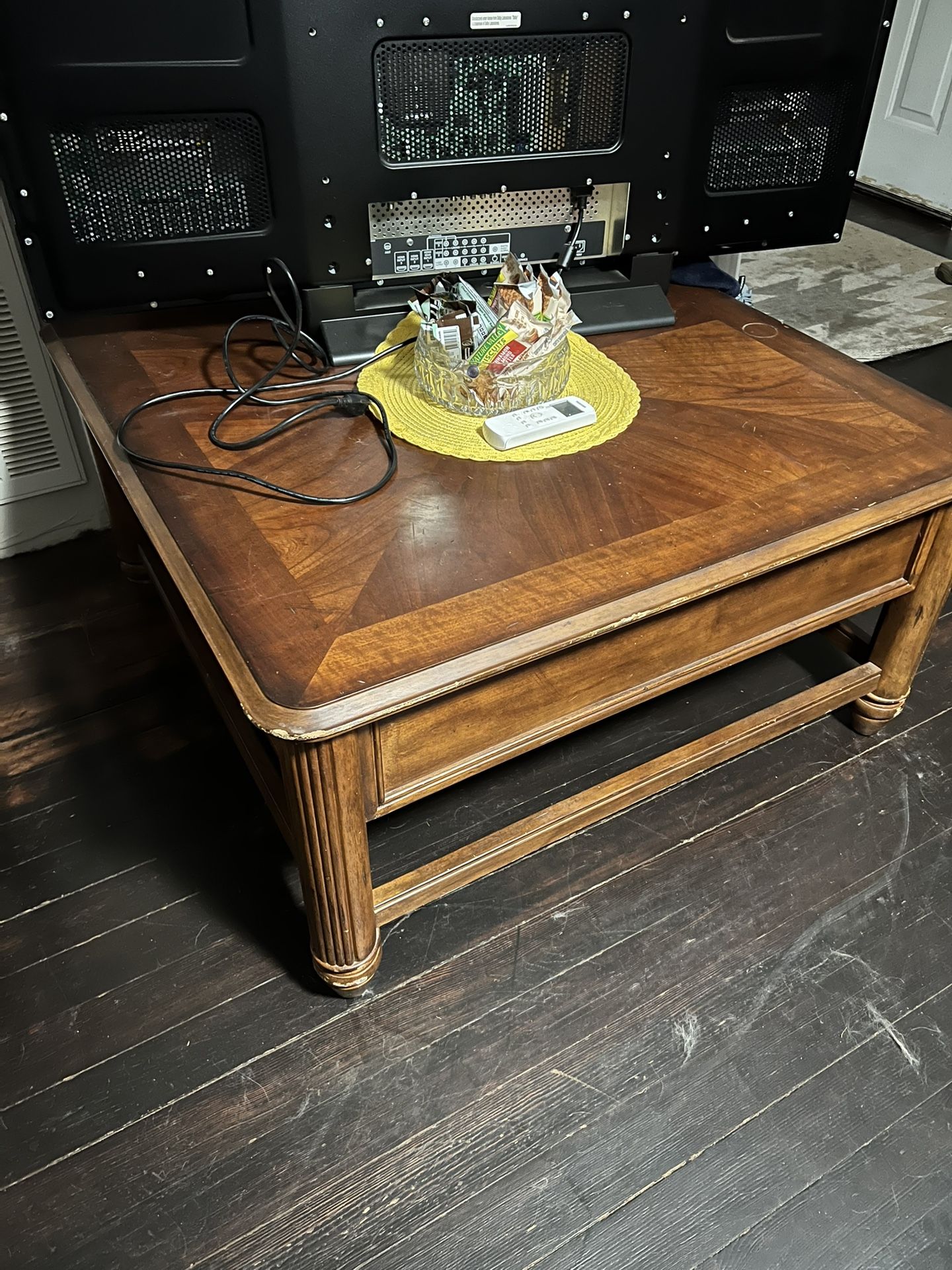 Large Coffee Table And 2 End Table