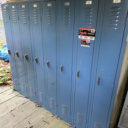 Set Of Lockers 
