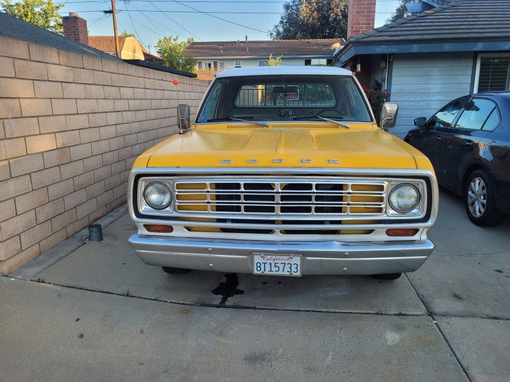 1974 Dodge D100 Club Cab long Bed