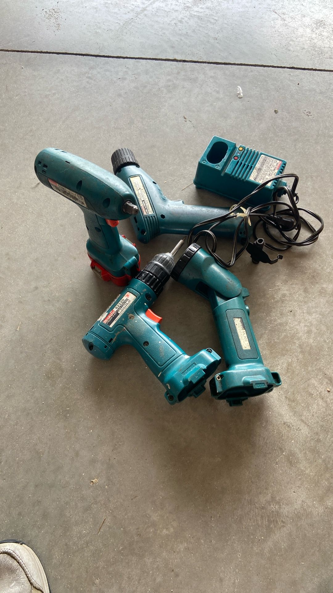 Makita 3/8 Drill Gun Kit