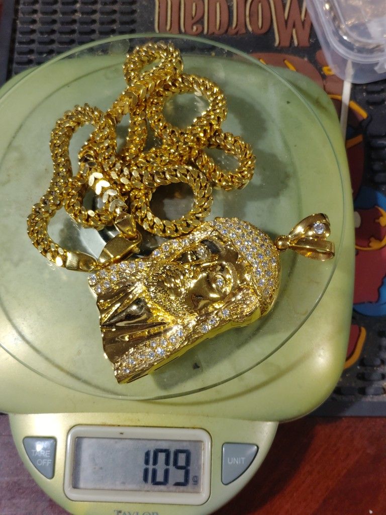 Franco Chain With Jesus Piece 