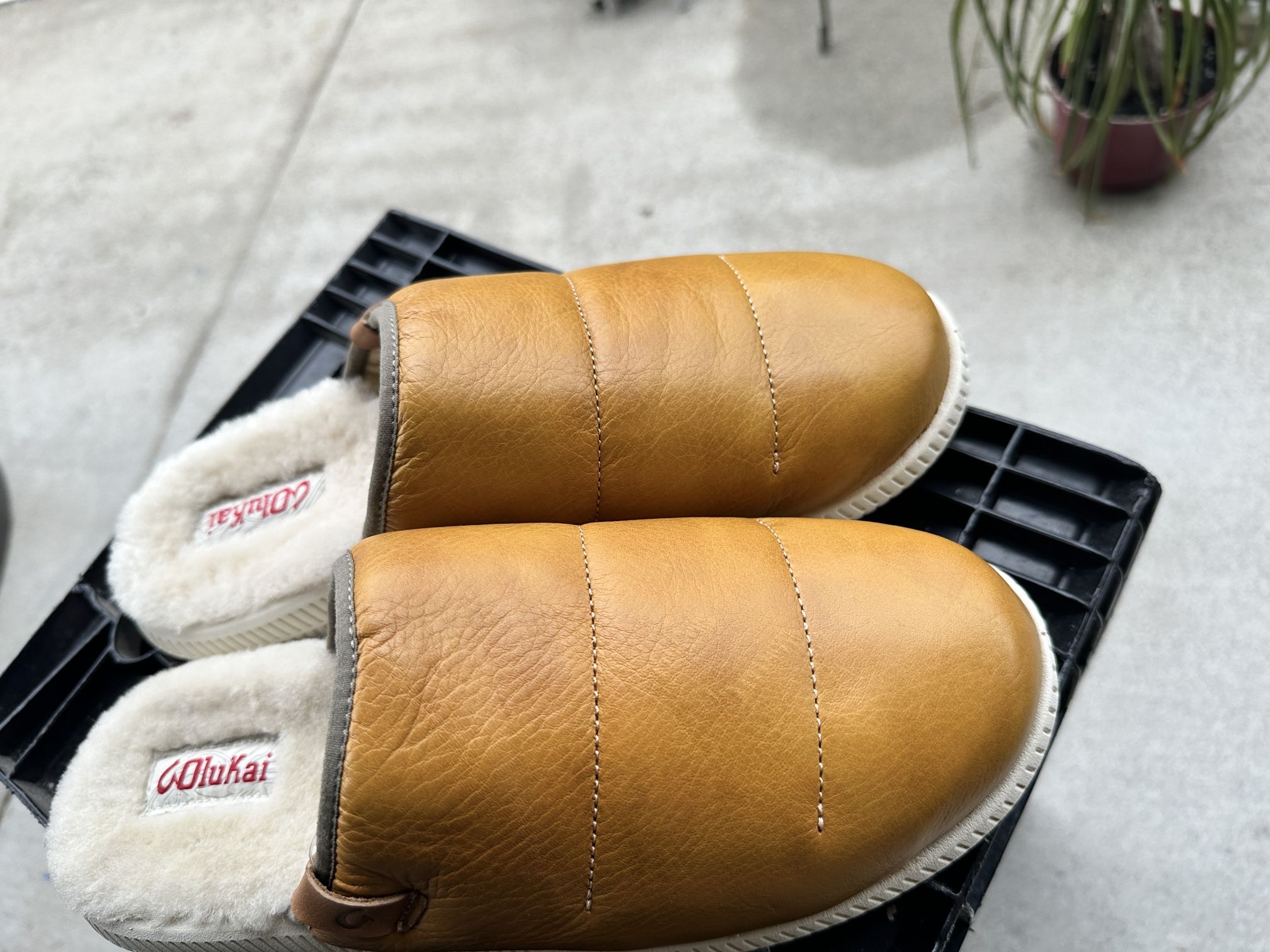 Olukai Mens Slippers Mua 'Ili