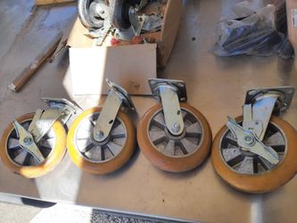 8" Swivel Braking Casters