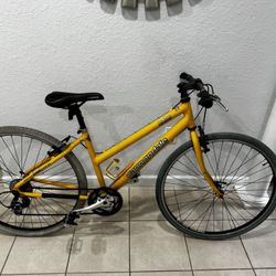 Cannondale Bicycle . Small Frame . Only Gears At The Back Good Tires , Good Tires Good Condition. Ready To Ride 