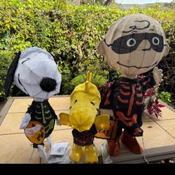 The Peanuts Trick Or Treating Trio