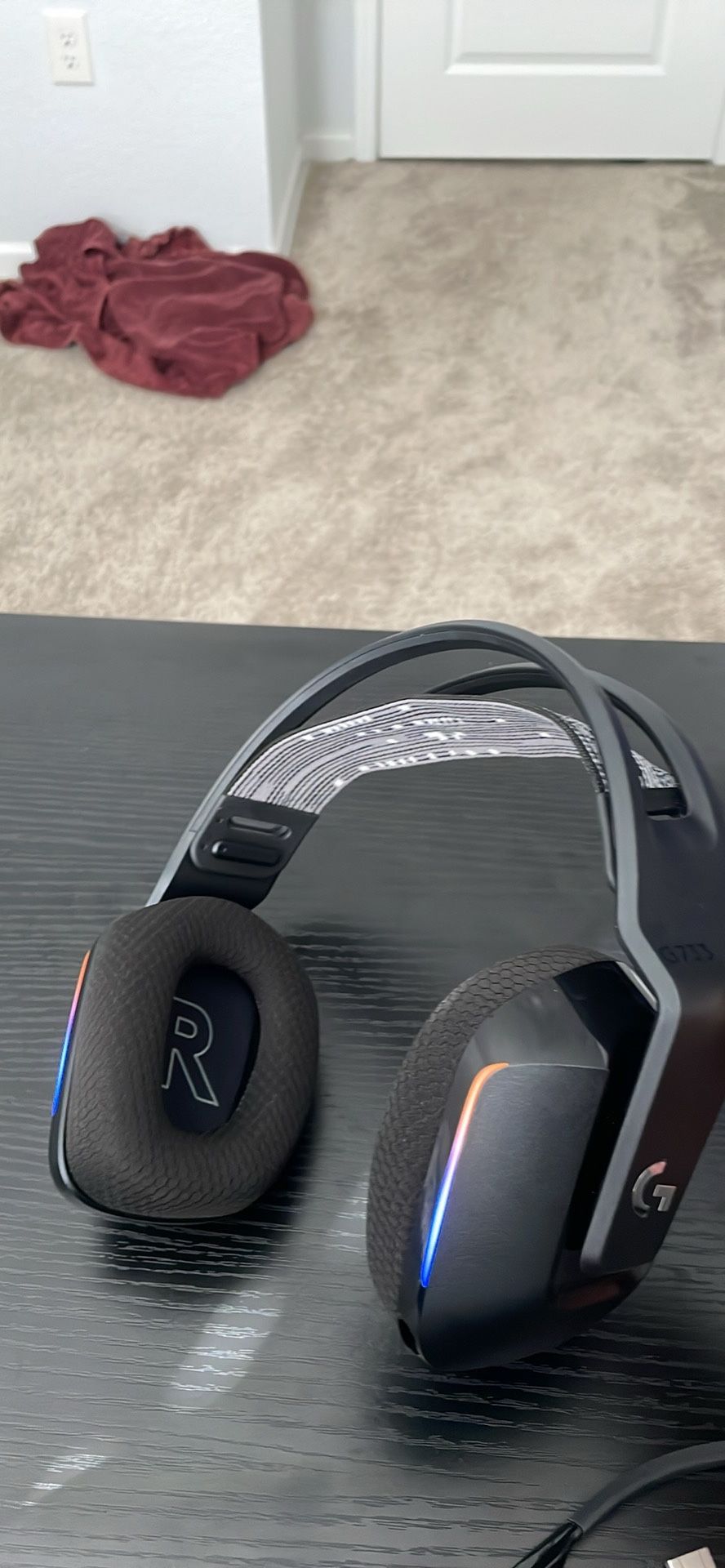 Logitech G733