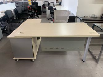 Modern l shape desk 60” x60”