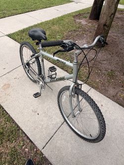Raleigh SC40 Sport Comfort Hybrid Bike (As-Is)