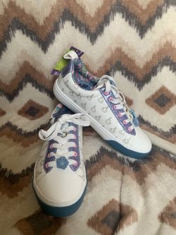Lilo & Stitch Low Court Sneaker Shoes Womens Size 7 White GroundUp Disney