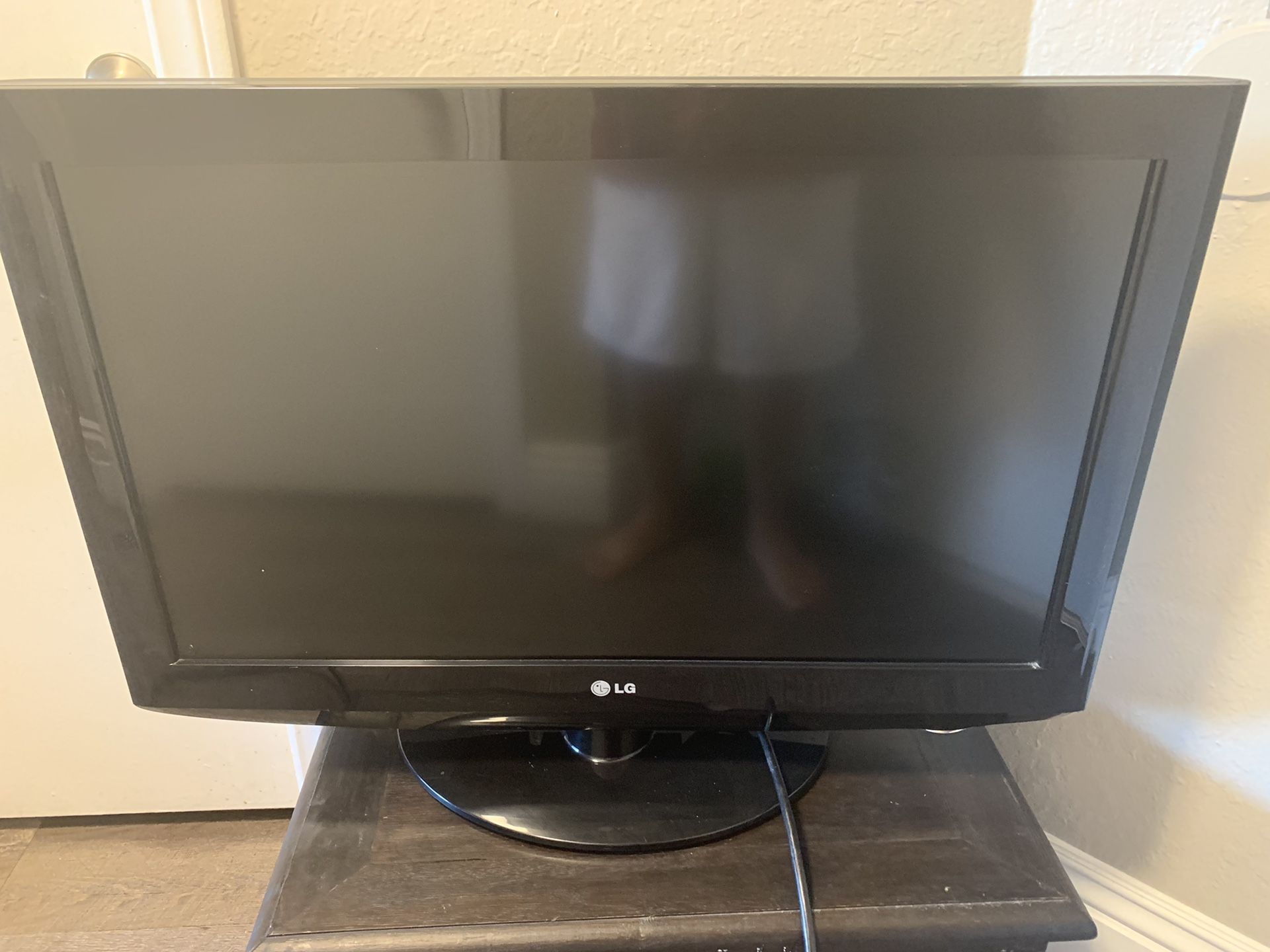 32 inch LG TV