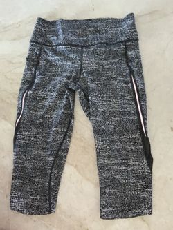 Lululemon size 10 crops