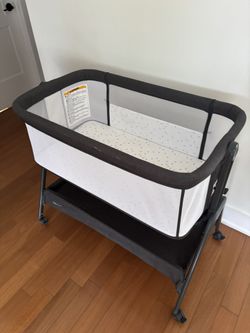Bassinet Lightly used