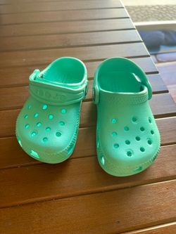 Toddler Crocs teal size 6