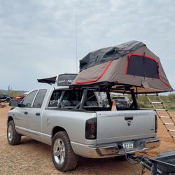 Yakima Pop Up Tent And Racks 