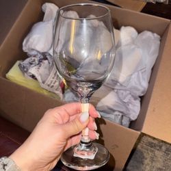 20 OZ Wine Glasses Total Of 91 Cups. For Wedding, Event, Party, Dinner Party, Decor. 