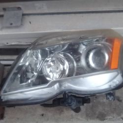 2010-2012 Mercedes GLK350 Xenon Hid Headlight With All The Accessories Oem.