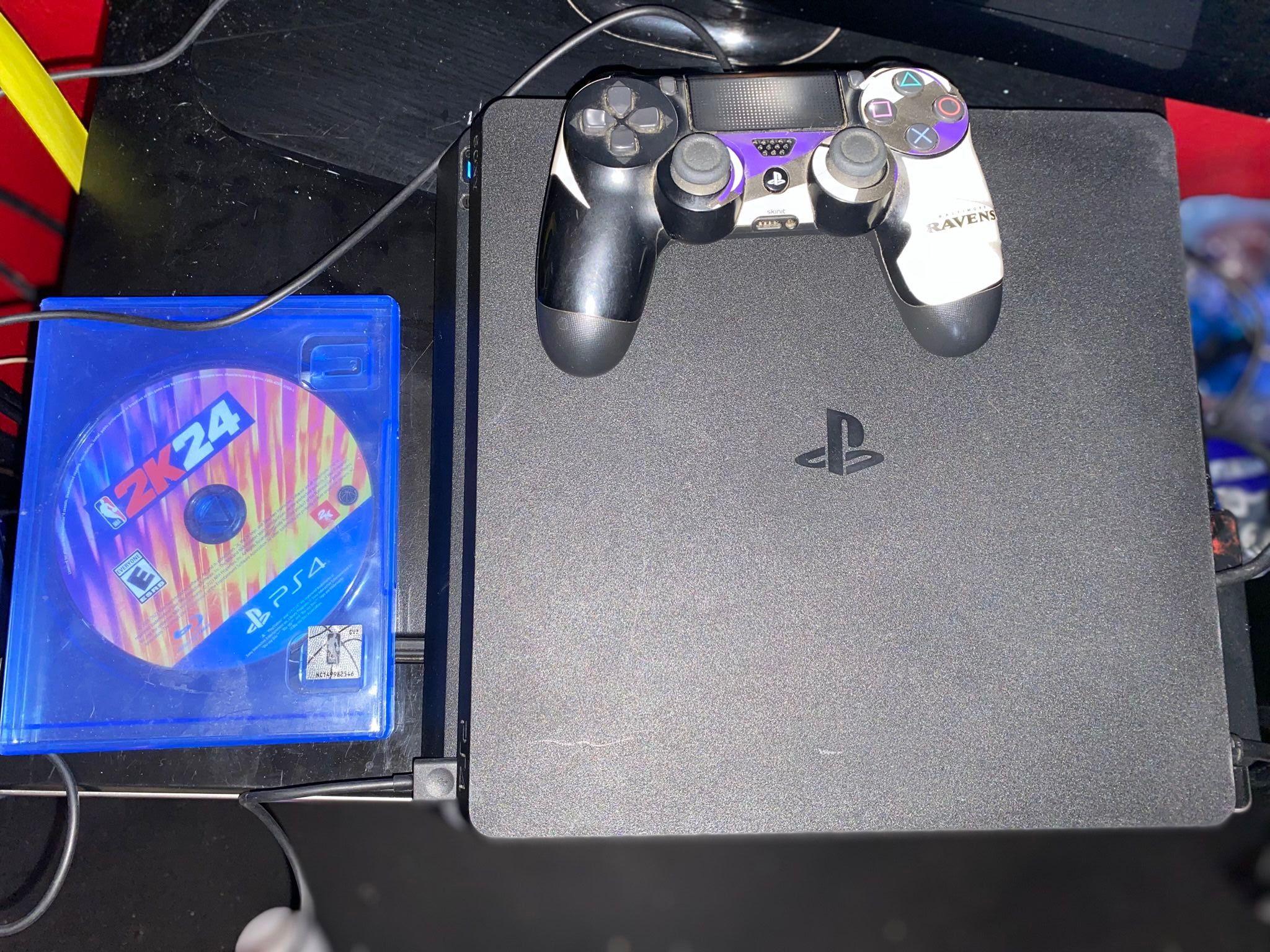 PS4 Console , W Controller / Game / Cables