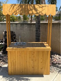Lemonade stand/bar