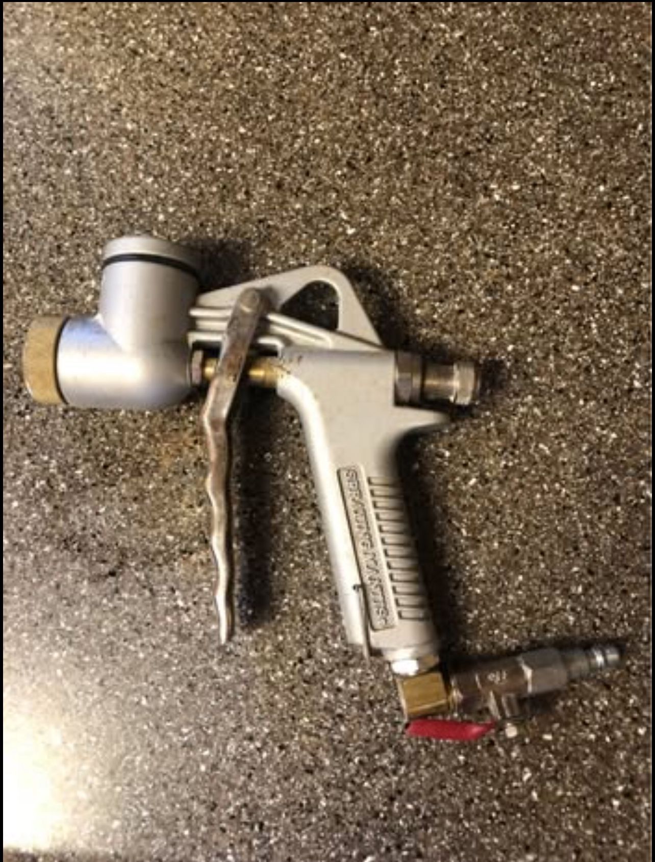 Spraying Mantis texture gun with hopper