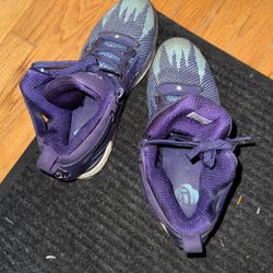 10.5 Men’s d rose Slightly Used Good Condition