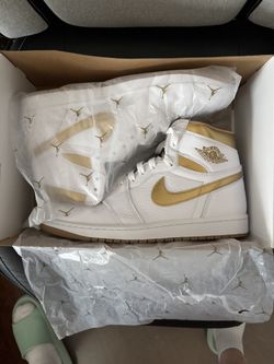 Jordan 1 White Gold size 12W/10.5M DS
