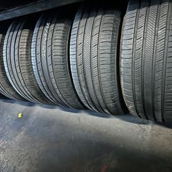 TIRE 265 60 18 MICHELIN