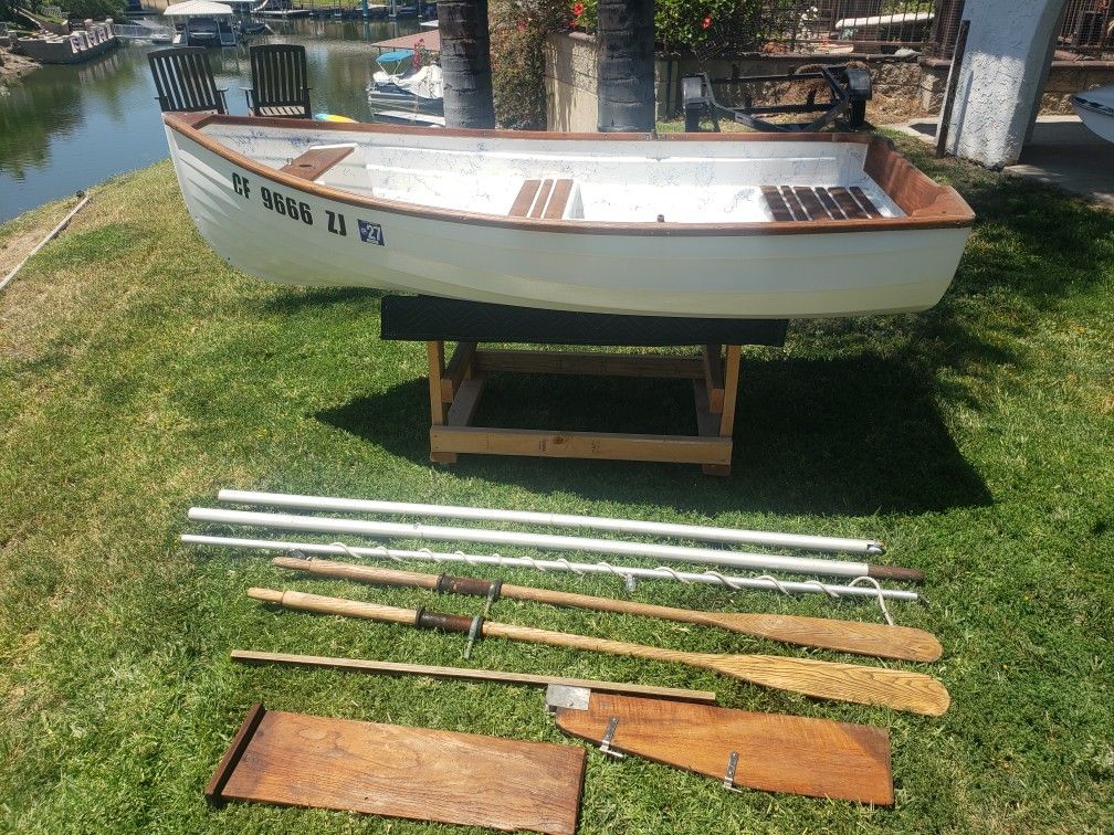 boat sail dinghy row tender Montgomery 7 11