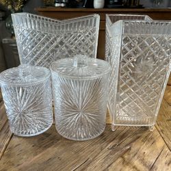 Retro Plastic Wastebaskets & Containers