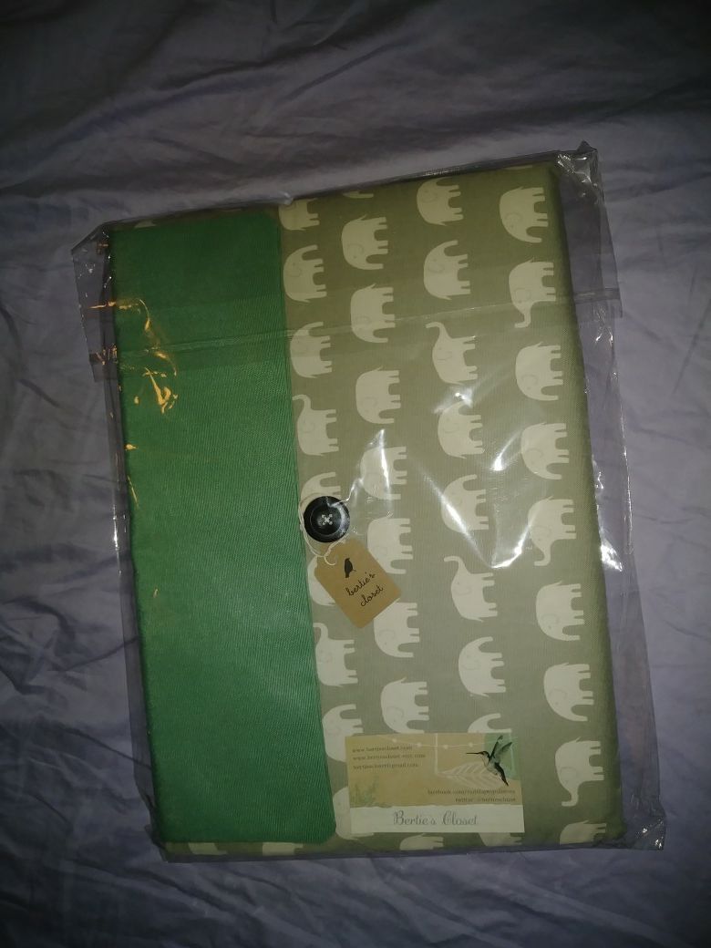 New laptop case. Organic cotton case. 25.00$ paid 50.00 brand new.