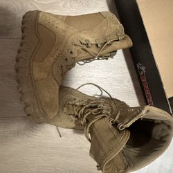 Rocky Boots 4 1/2 M   Man Size