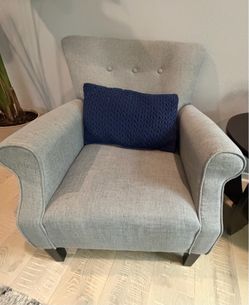 Sofa and 2 accent chairs $230