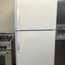 TOP FREEZER KENMORE APARTMENT SIZE REFRIGERATOR 