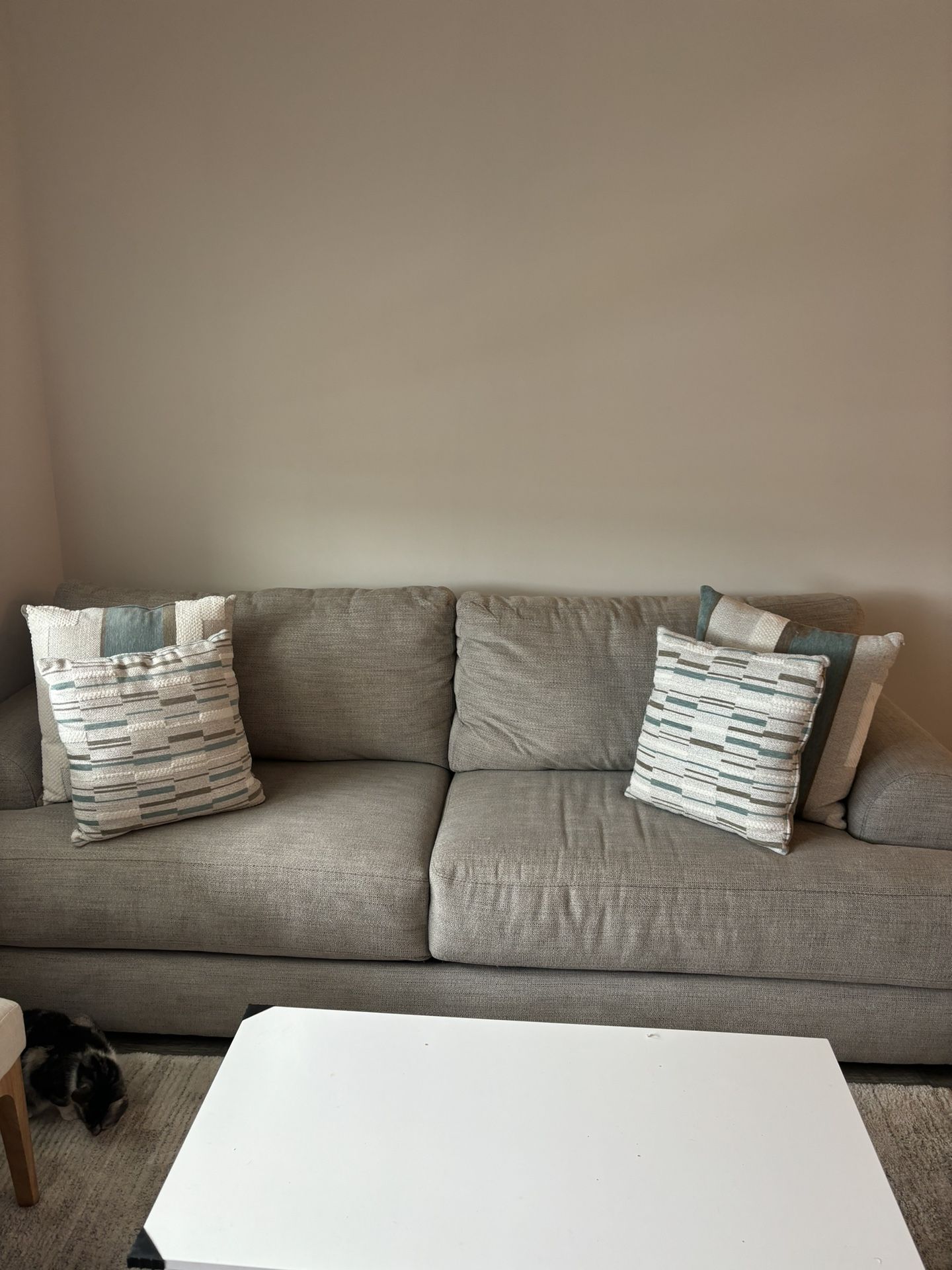 Rooms to go couch