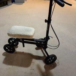 Knee Walker / Knee Scooter with Cushioned Seat