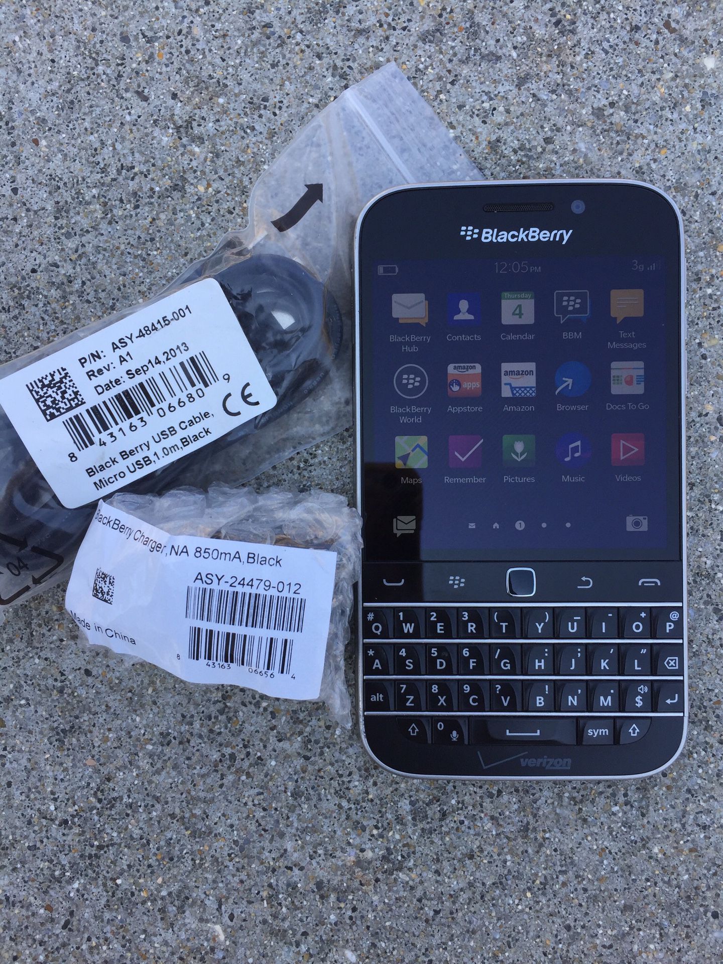 Unlocked Verizon Blackberry Q20 Classic 4G lit 16GB