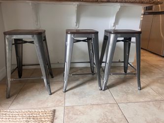 3 barstools