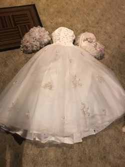 Quinsanera dress with accessories