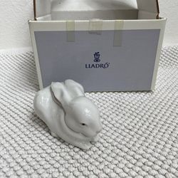 Brand New Authentic Lladro White Sleeping Bunny #5904